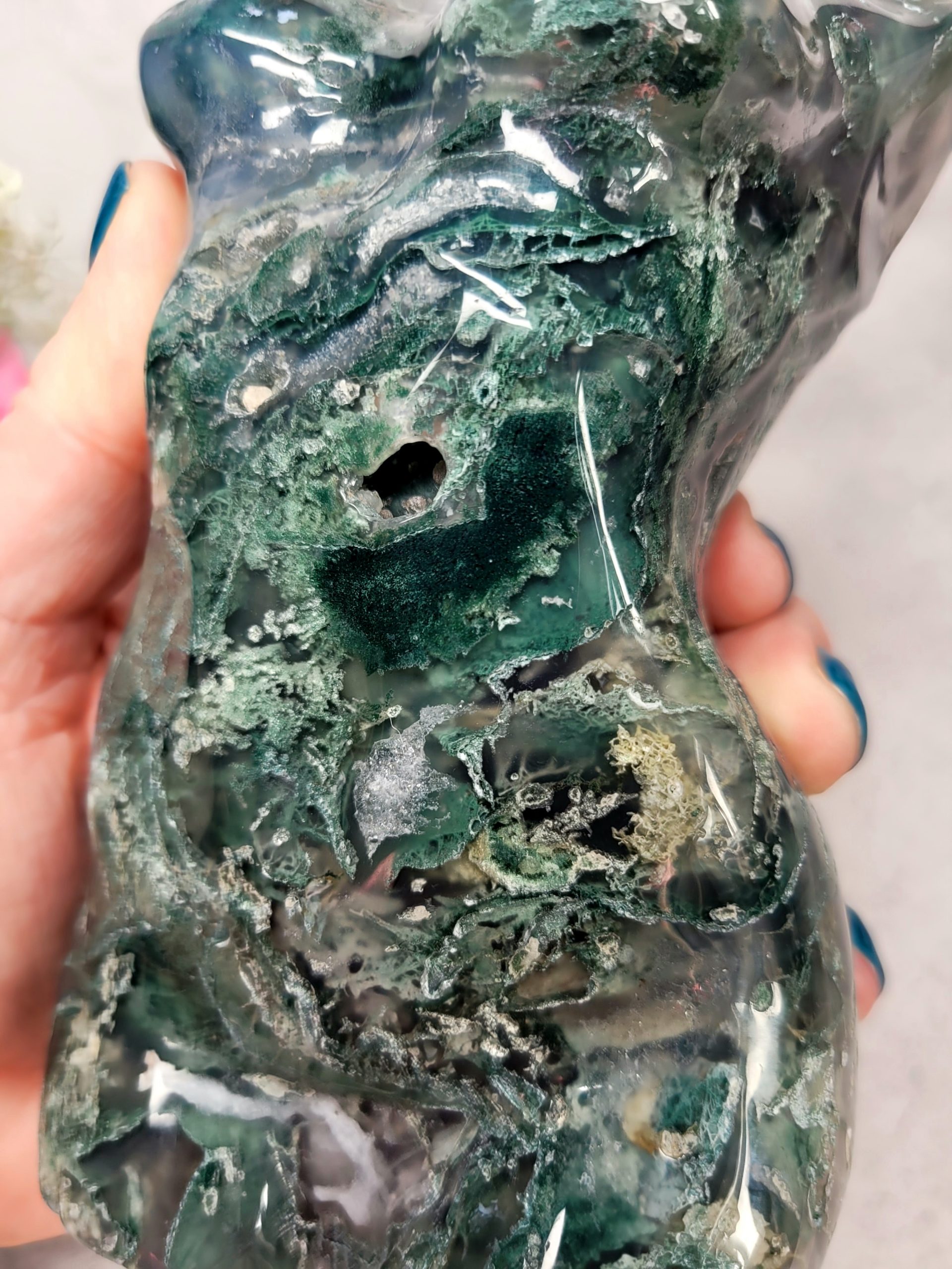 Large Female Body - Green Moss Agate 14cm, 930g - Image 5