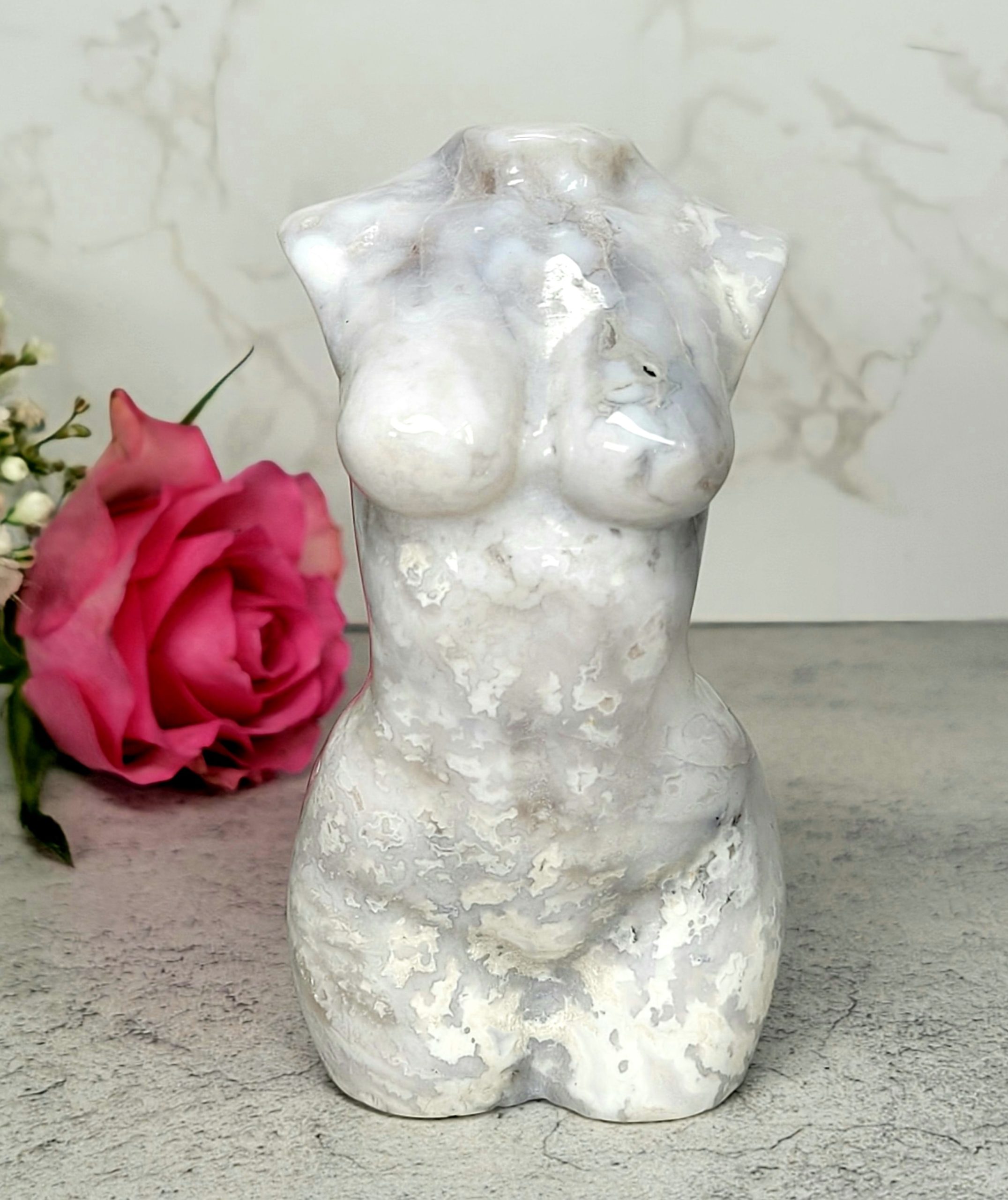 Medium Female Body - White Agate Agate 8cm, 160g
