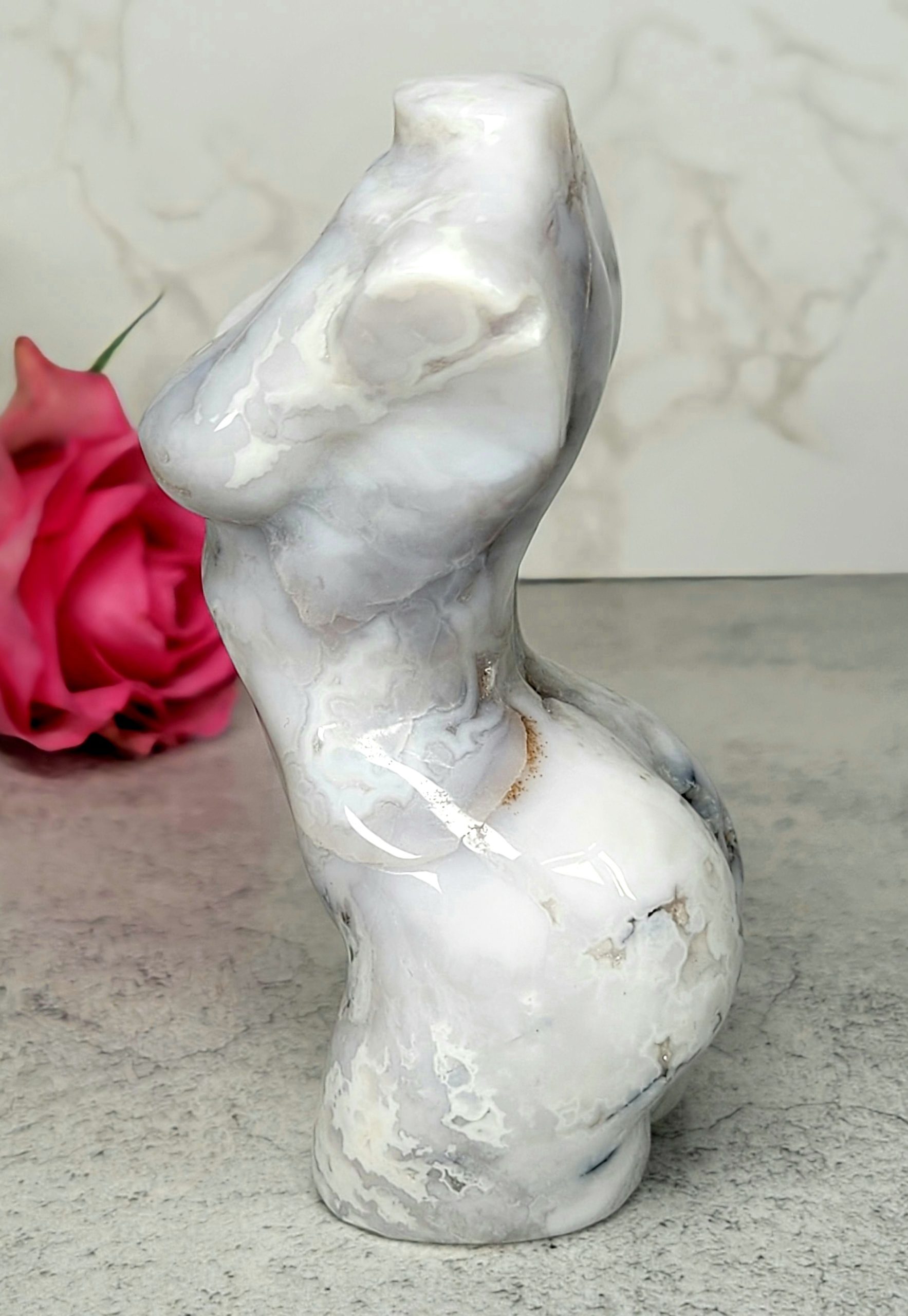 Medium Female Body - White Agate Agate 8cm, 160g - Image 5