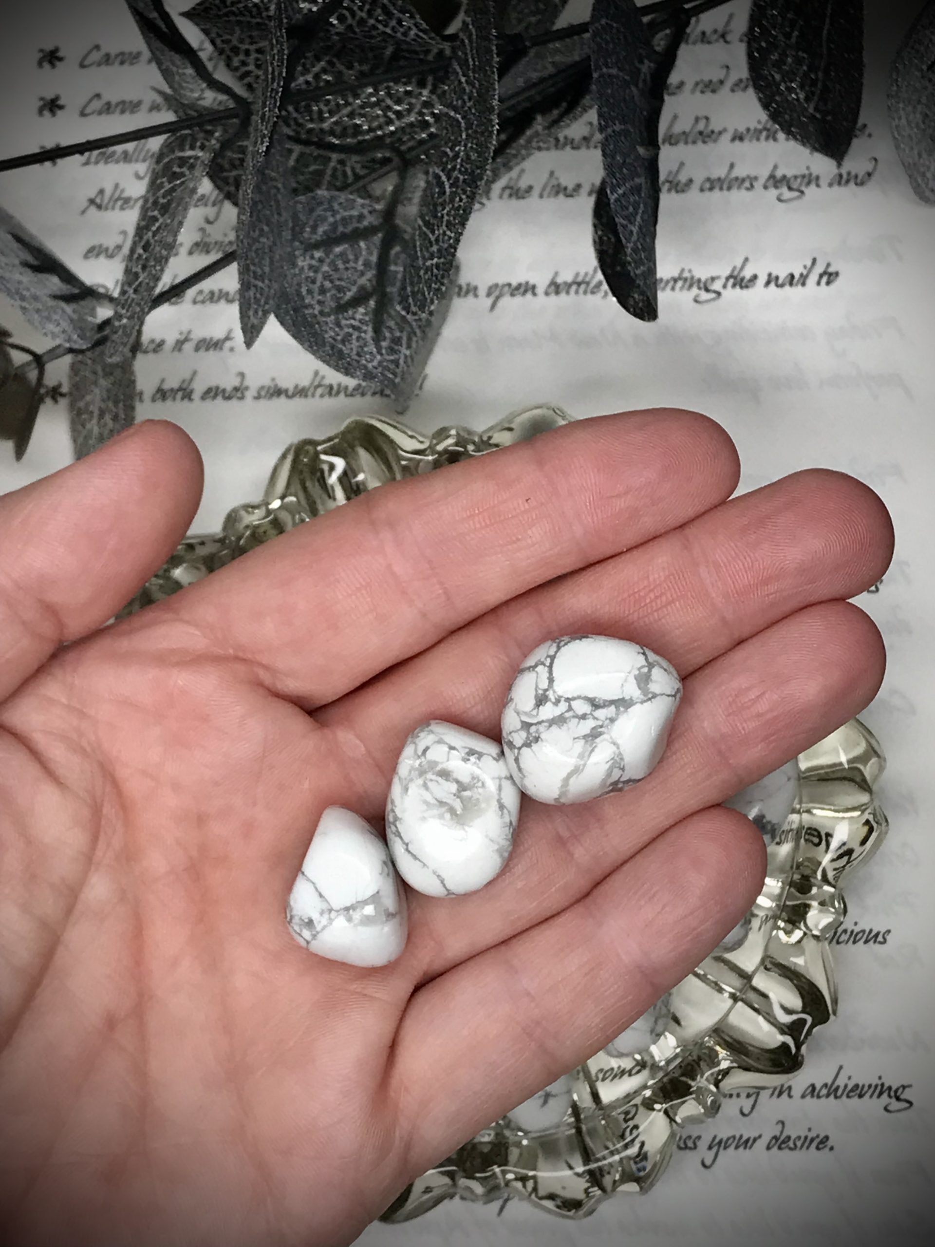 Howlite tumble stone - Image 2