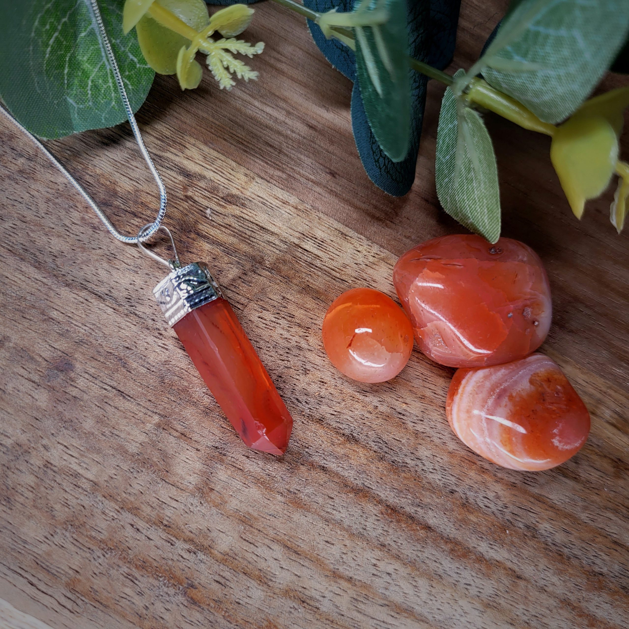 Carnelian point pendant-silver plated